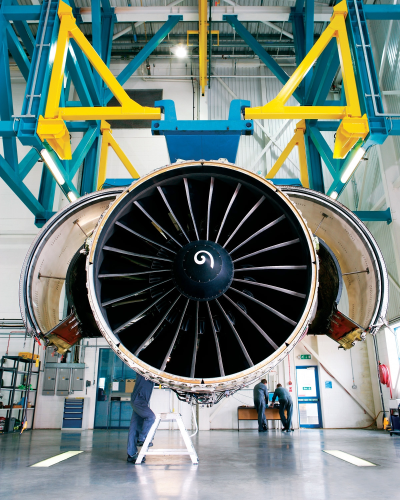 The fan on a GE90 engine features 22 carbon fibre/epoxy composite fan blades. (Picture courtesy of GE.)