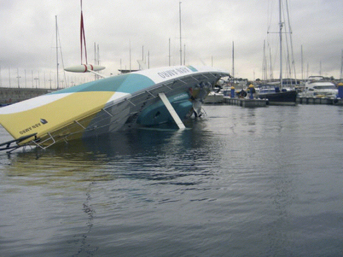 All VO70s had to survive the so called self-righting test. The skipper and two crew members take position in the hull which lies upside down in the water (with no mast). Without assistance from the outside they have to right the hull. They use the weight of the canting keel for this purpose.(Picture courtesy of Leen Schaap.)