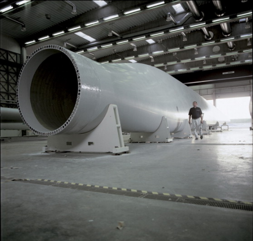 In the future we could be seeing 10 MW wind turbines with 80 m long rotor blades. (Picture courtesy of Vestas.)