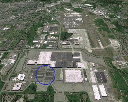 An overhead view of the Boeing Everett site. The area where the composite wing centre will be built, just north of the factory, is circled. (Picture © Boeing.)