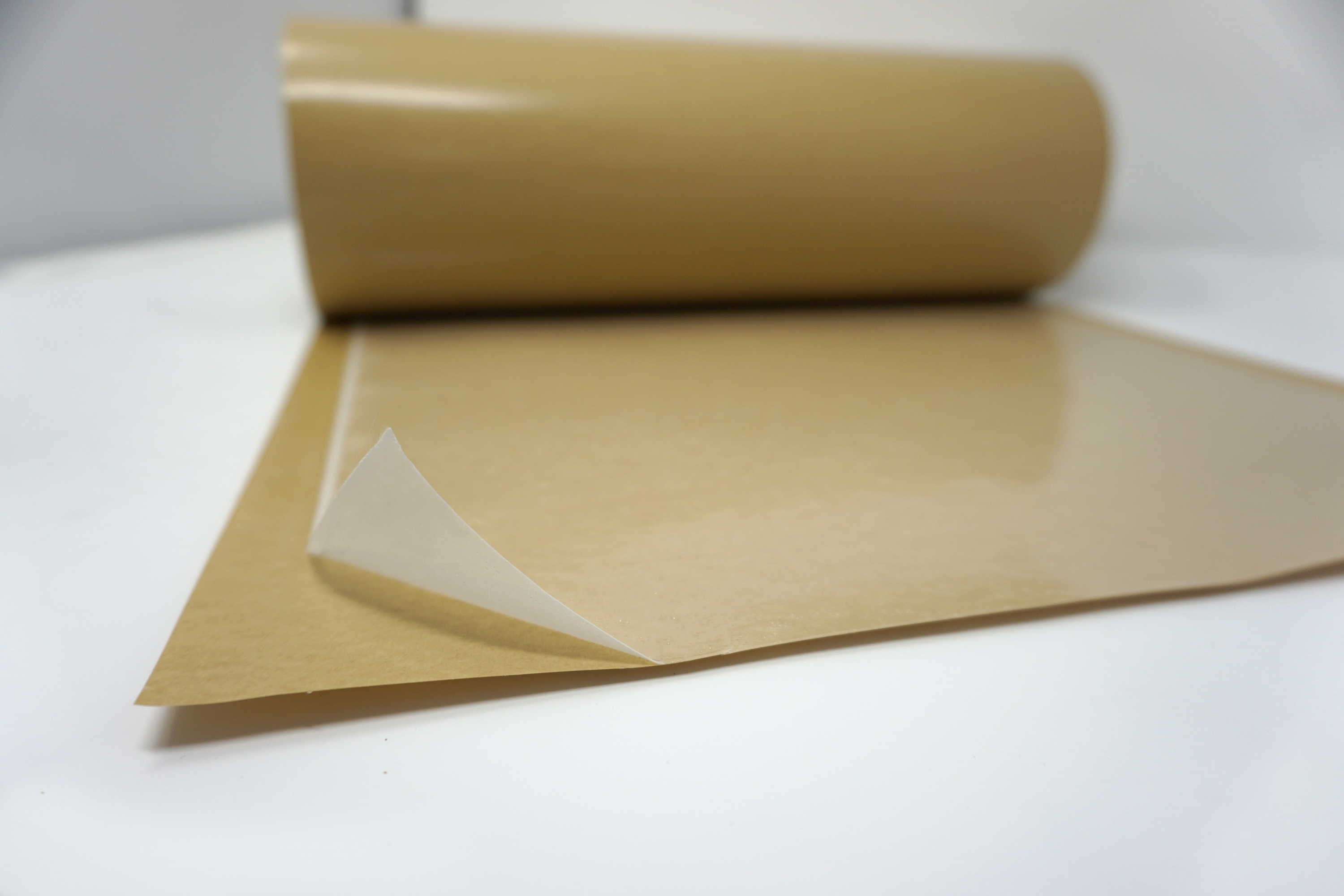 HexBond 679 250 gsm supported epoxy adhesive film is suitable for bonding sandwich structures.
