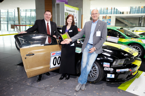 From left to right: Markus Jessburger, Director COMPOSITES EUROPE at Reed Exhibitions, Amanda Jacob, Editor of Reinforced Plastics magazine, and Thomas von Löwis of Four Motors Gmbh.
