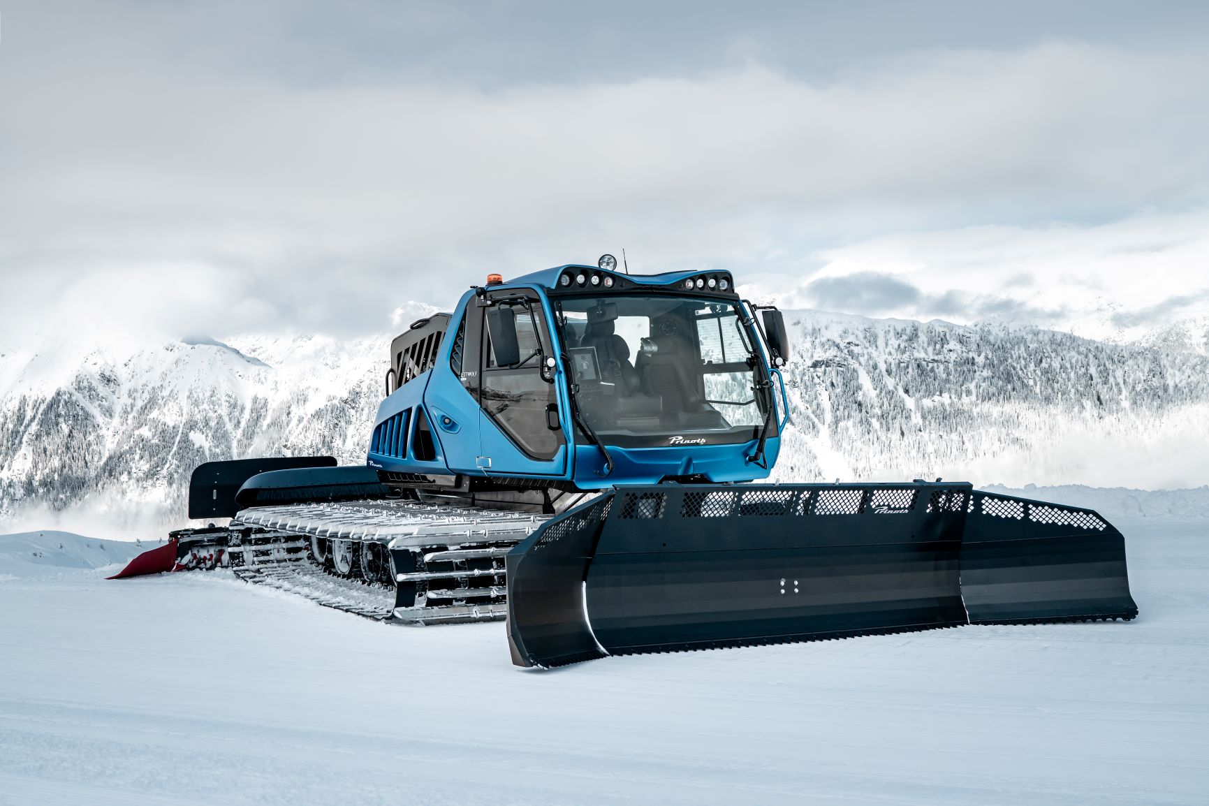 Hexagon Purus has supplied composite cylinders for a hydrogen-powered snow groomer.