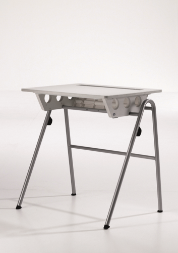 Desks featuring parts made of Celstran LFT PP are tough and lightweight. (Picture © VS Vereinigte Spezialmöbelfabriken.)