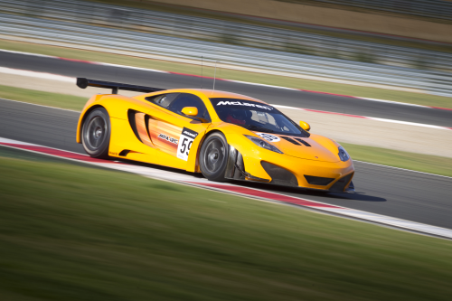 The McLaren MP4-12C GT3 shares the same 75 kg carbon MonoCell chassis as the 12C road car.