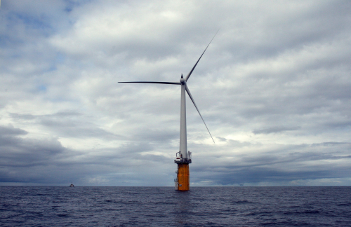 Hywind on location off the coast of Norway. (Photo: Trude Refsahl / Statoil)