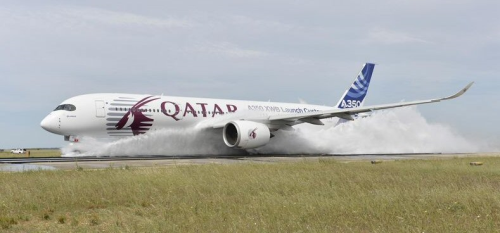 The A350 XWB has successfully passed water ingestion tests (performed by flight test aircraft MSN004), confirming its ability to operate on wet runways. The A350 is scheduled for entry into service with Qatar Airways in Q4 2014. (Picture © Airbus / A. Doumenjou.)