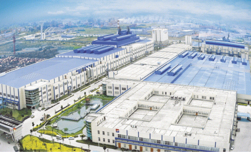 Jushi's headquarters, showing the building housing the assembly plant and control room (lower right of picture), the fibreglass production lines (top right), and the weaving plant (left).