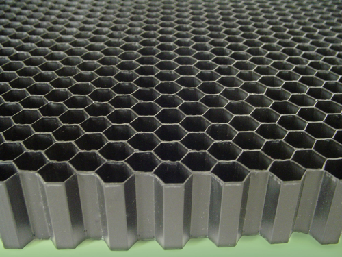 PlastiCell manufactures honeycomb using Victrex APTIV™ film, facing it with Victrex PEEK™ copolymer. The core can be thermoformed into the desired shape.