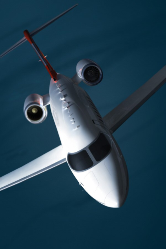 The Learjet 85 is the first FAA Part 25-certified business jet with primarily composite fuselage and wings, increasing passenger comfort by allowing the use of complex curves in the aircraft cross-section, thinner walls to maximise cabin volume, and optimised placement of windows and other cutouts. The composite airframe also improves performance and minimising drag through smoother aerodynamics, and requires less maintenance. (Picture © Bombardier.)