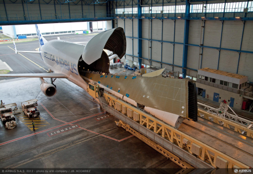 The first A350 XWB wing arrives at Airbus’ final assembly line in Toulouse where it will be used on an airframe for ground-based static structural tests. (Picture © Airbus S.A.S 2012. Photo by JB. Accariez.)