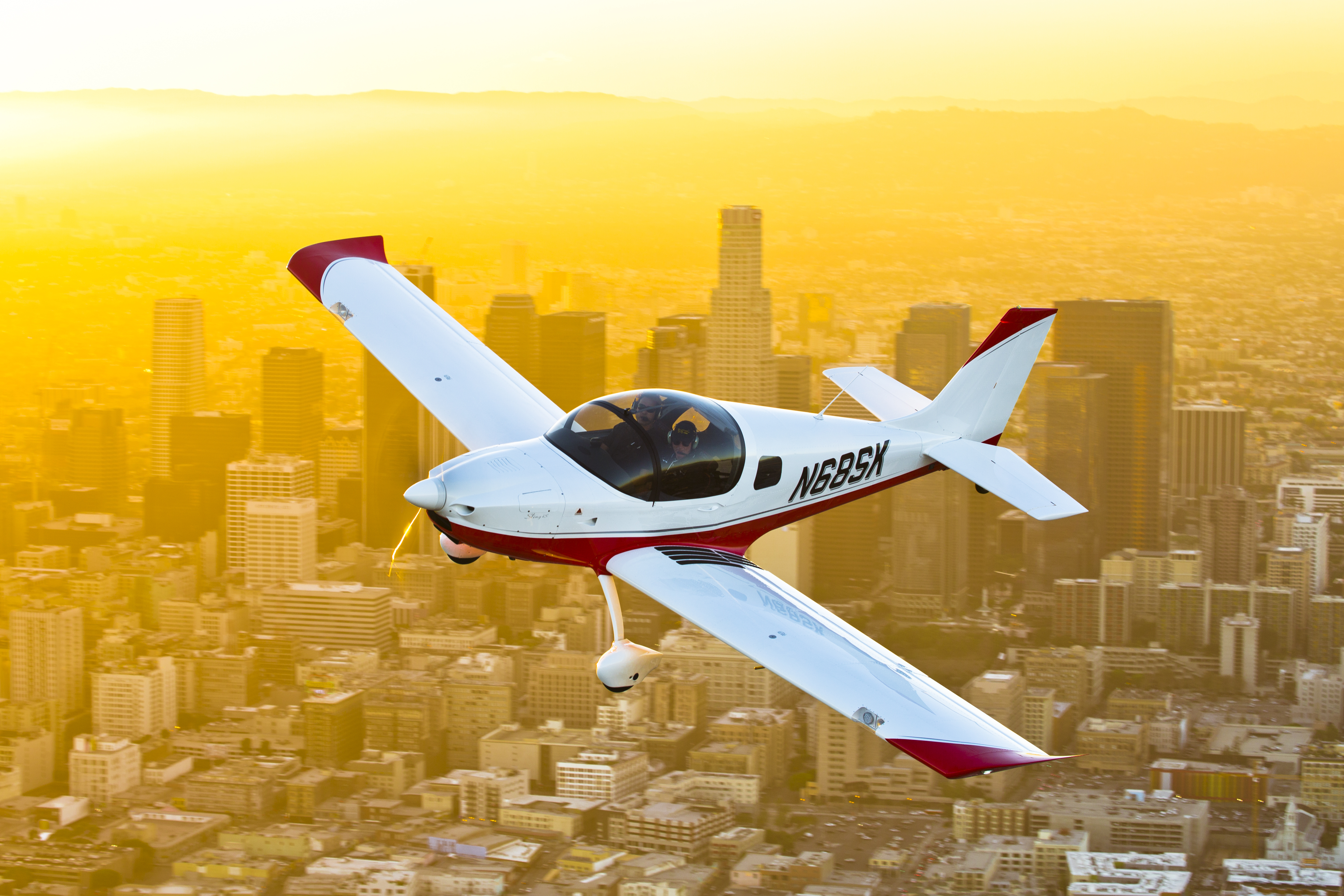 The Sling is a lightweight aluminum and composite aircraft.