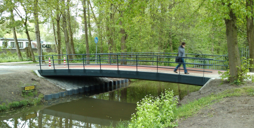 Lightweight Structures BV manufactured this composite bridge deck installed in Utrecht.