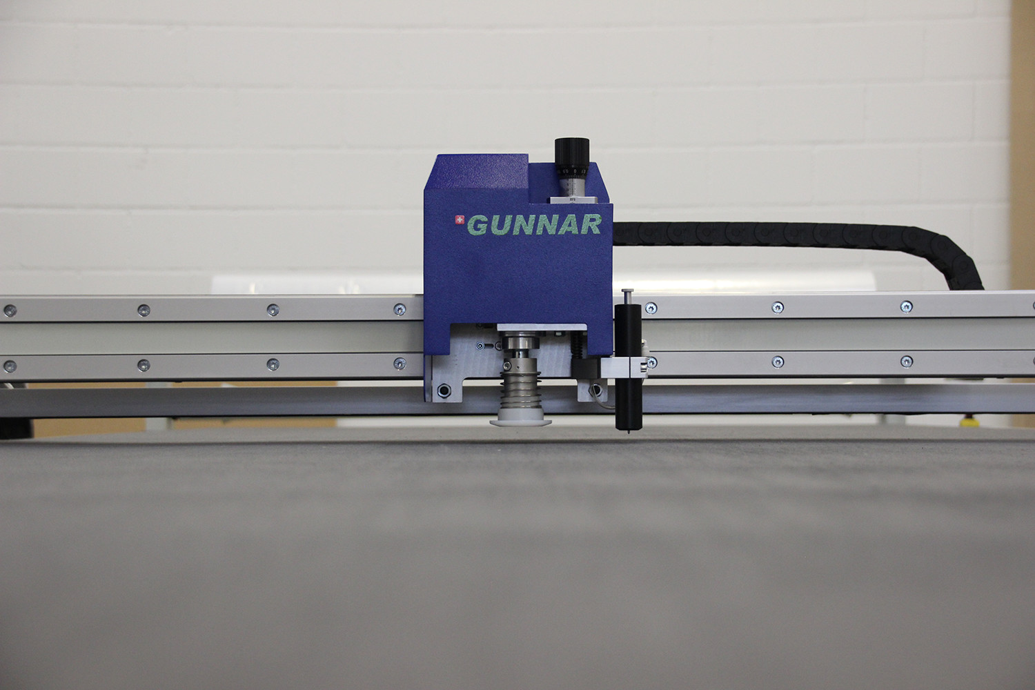 Gunnar AG makes cutting machines for composites.