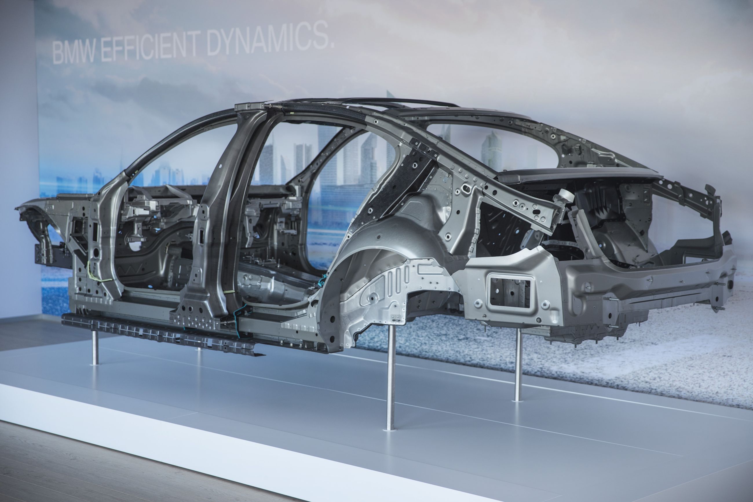 The carbon fiber material for the BMW 7’s hybrid roof frame construction comes from SGL Group.
