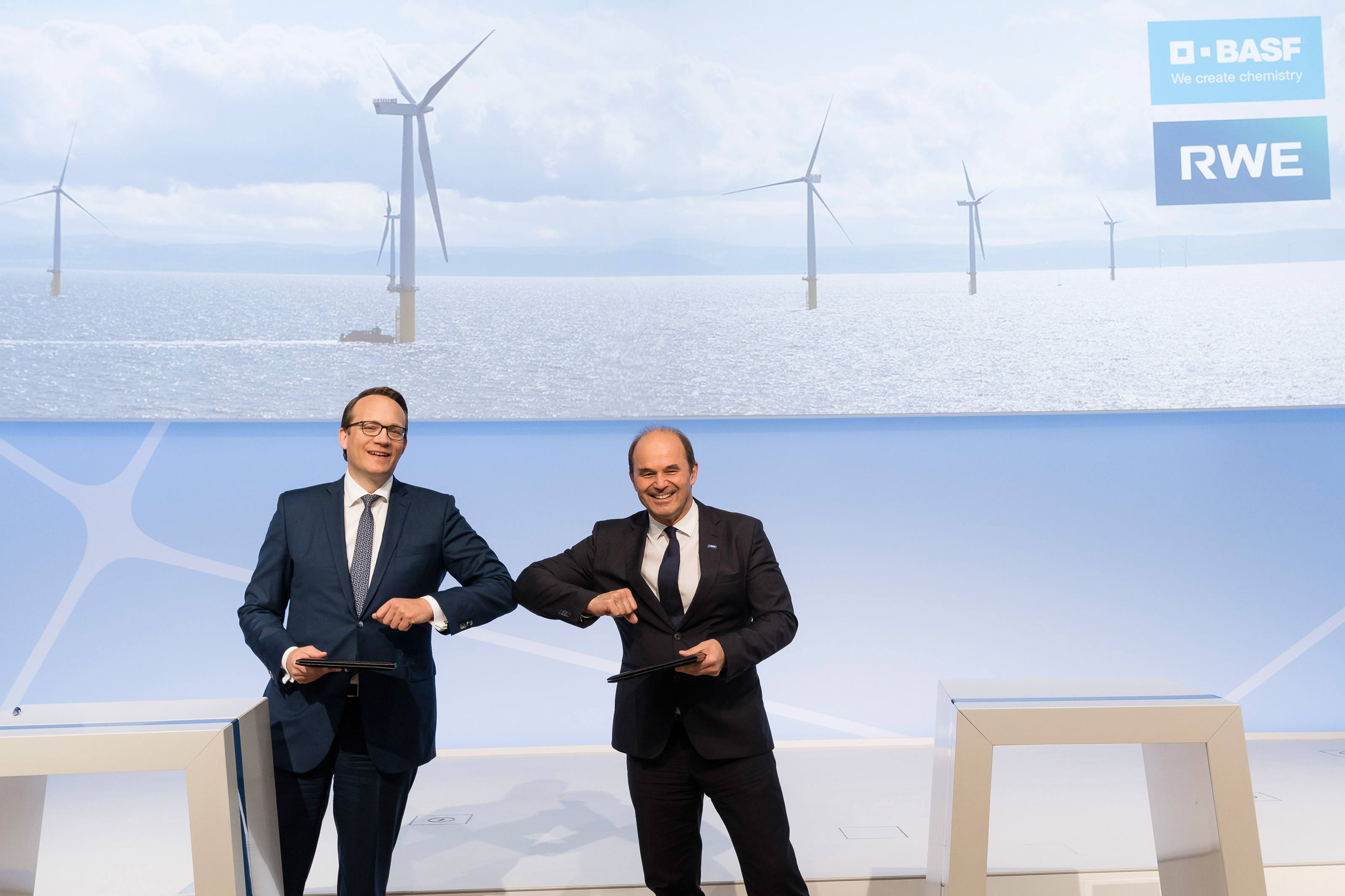 CEOs of RWE and BASF, Dr Markus Krebber and Dr Martin Brudermüller, sign a letter of intent to develop renewable electricity.