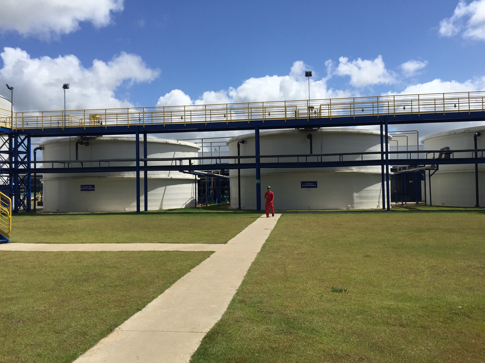 Tecniplas has supplied eight fiber reinforced plastic composite tanks at a plant run by Fiat Chrysler Automobiles (FCA) in Goiana (Brazil).