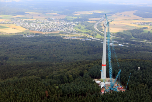 In Ellern (Rhine-Hunsrück region) five 7.5MW wind turbines located in a forest will produce electricity  for the first time in Germany. The five Enercon E-126 turbines are erected in an outstanding location with average wind speeds, with a hub height of more than 8 meters/second, notes project developer juwi, which has called for better support for onshore wind