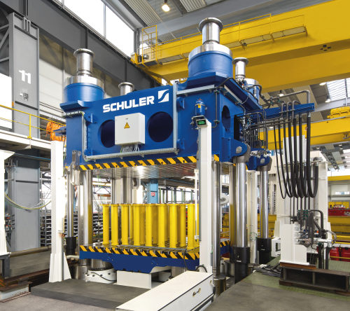 The Schuler press has a bed size of 2800 mm by 1800 mm. (Picture courtesy of Schuler.)