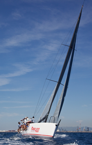 The Farr 400 is an all-carbon epoxy one-design racing yacht with reinforcements supplied in a B3 SmartPac from SP High Modulus.
