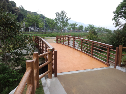 This year GRPC produced its first vacuum infused box beam bridge and installed it in Nagano-ryokuchi in Fukuoka, Japan.