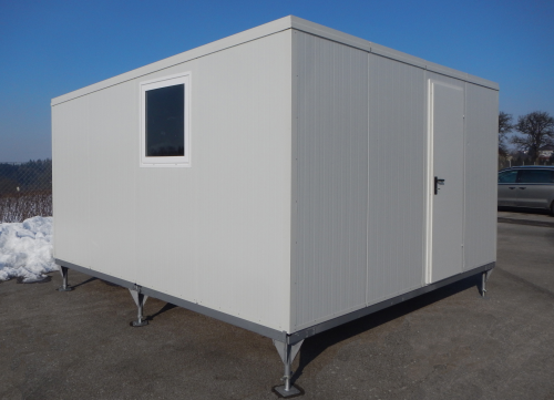 The GHS Temporary Home consists of sandwich panels that can be assembled modularly into a house.