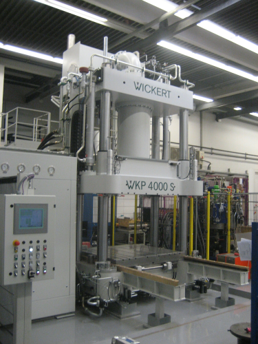 The Wickert WKP 4000 S press for the RTM process.